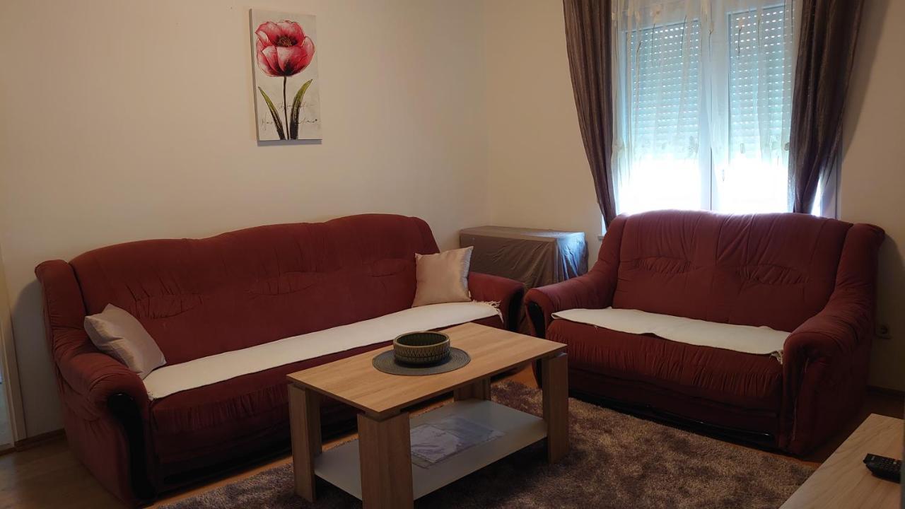 Apartments Tulipan - With Free Private Parking Garage โมสตาร์ ภายนอก รูปภาพ