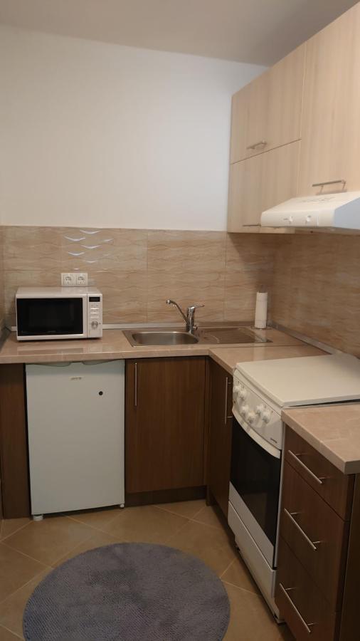 Apartments Tulipan - With Free Private Parking Garage โมสตาร์ ภายนอก รูปภาพ