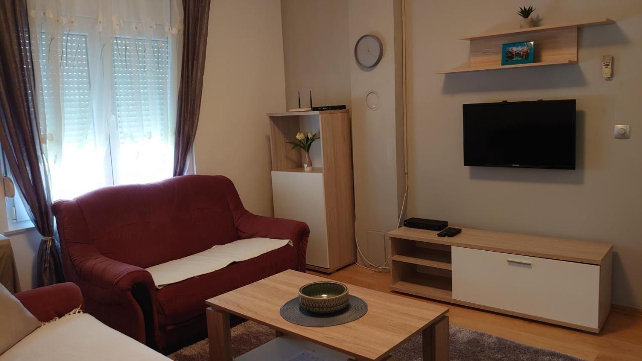 Apartments Tulipan - With Free Private Parking Garage โมสตาร์ ภายนอก รูปภาพ