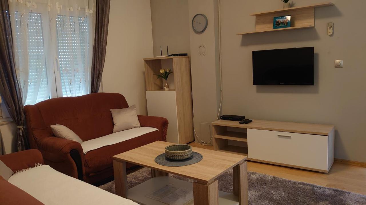 Apartments Tulipan - With Free Private Parking Garage โมสตาร์ ภายนอก รูปภาพ